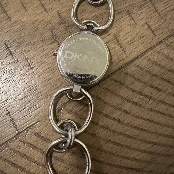 Vintage Y2K DKNY Archival Circle Link Bracelet Watch - NY3667 - Picture 4 of 4